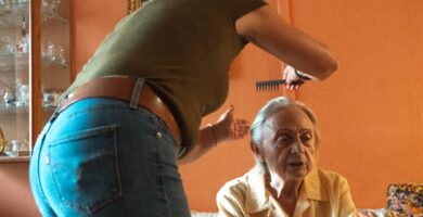insuficiencia en los cuidados a domicilio para dependientes