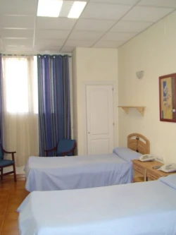 centro-residencial-para-personas-mayores-girasol-dormitorio-250